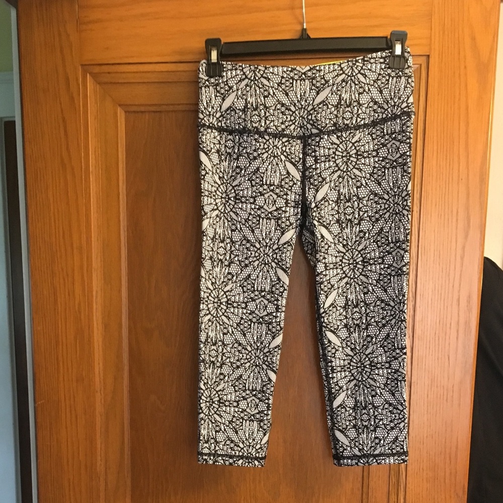Victoria’s Secret Knockout crop pant